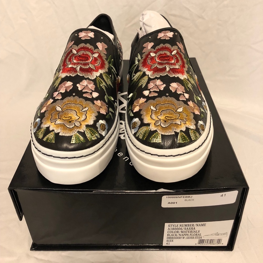 ❌SOLD❌Alice & Olivia Floral Sasha Sneaker